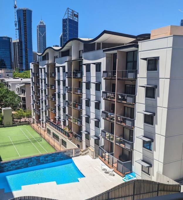 City & Lakeside With Free Parking, Pool And 10 Mins Walk Into The City Perth Exterior foto