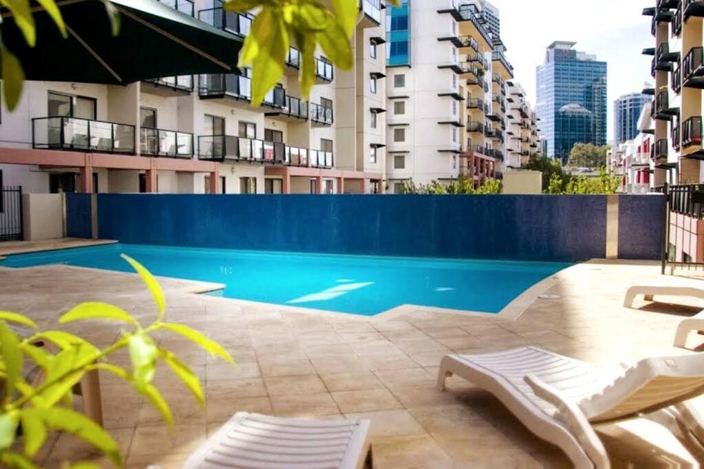 City & Lakeside With Free Parking, Pool And 10 Mins Walk Into The City Perth Exterior foto